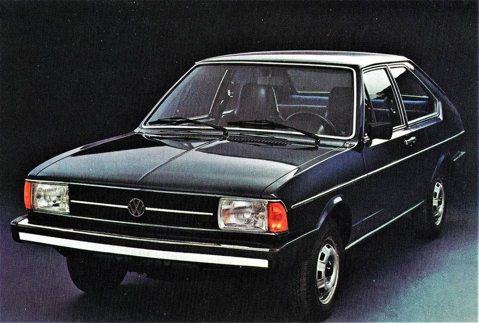 Front bumper and grille of a compact hatchback